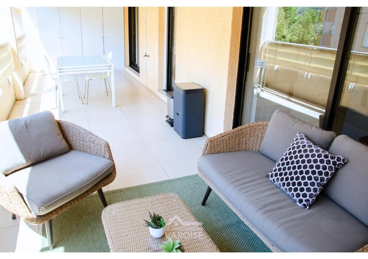 Les Gregoriennes T2 Hyeres Centre-Terrasse-Parking-Wifi Apartment France